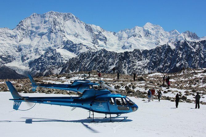 Ultimate Discovery: 3 Glaciers & Snow Landing  45min - Discover the Majesty of New Zealand’s Glaciers with the Ultimate Discovery Tour