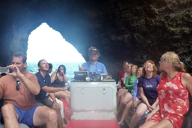 ultimate-na-pali-coast-zodiac-boat-snorkeling-and-sea-cave-tour