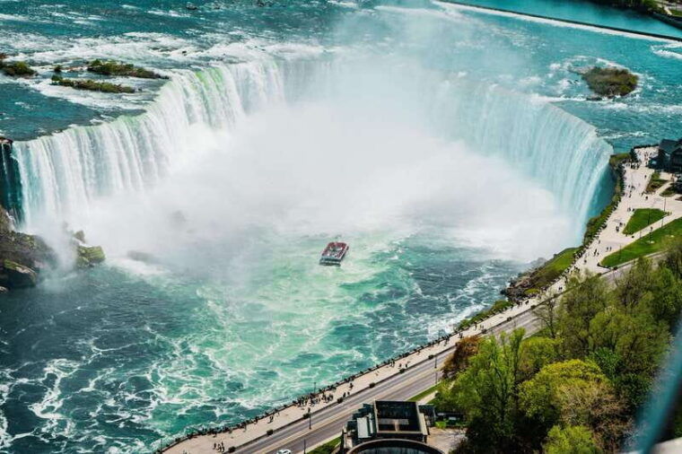 ultimate-niagara-falls-tour-with-skip-the-line-boat-cruise