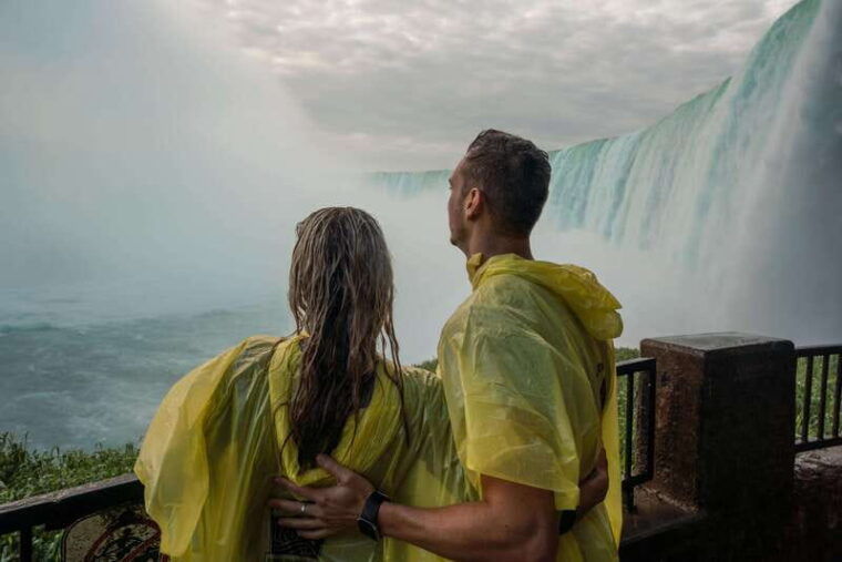 ultimate-niagara-falls-tour-with-skip-the-line-boat-cruise