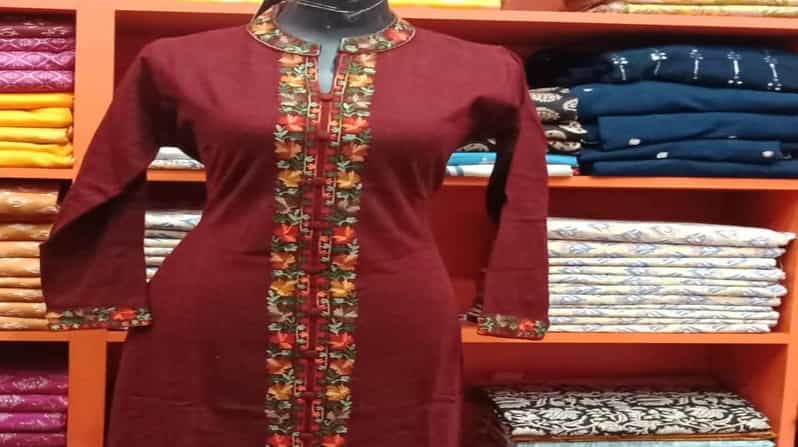 ultimate-sari-and-kurtha-shopping-tour-in-thamel-kathmandu