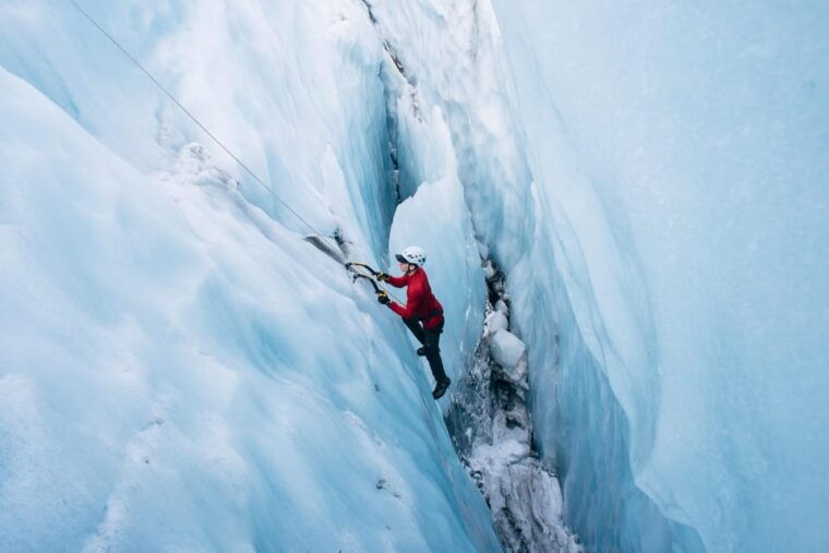 ultimate-skaftafell-glacier-hike-ice-climbing-adventure