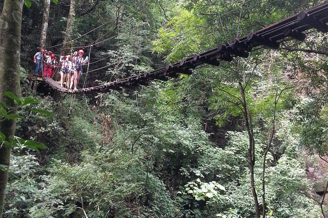 ultimate-waterfall-zipline-18-lines-over-11-falls
