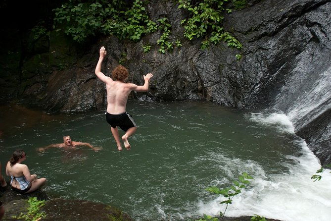 ultimate-waterfall-zipline-18-lines-over-11-falls