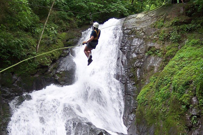 ultimate-waterfall-zipline-18-lines-over-11-falls