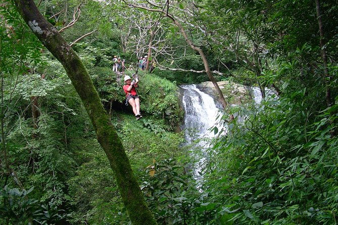 ultimate-waterfall-zipline-18-lines-over-11-falls