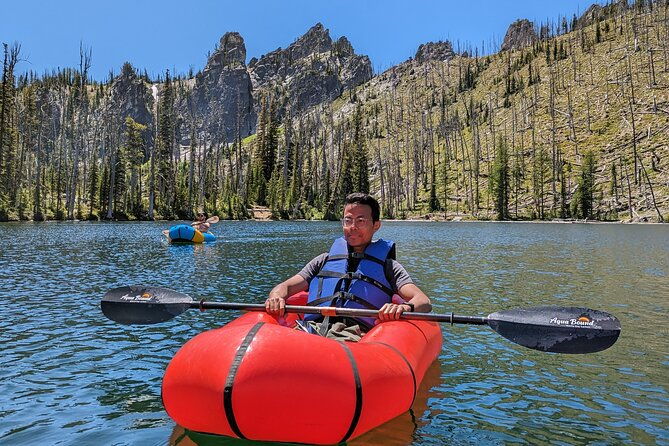 ultralight-packraft-rental-for-alpine-lake-floating
