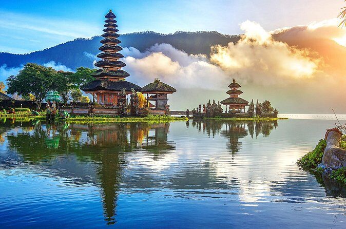 Ulun Danu tample and Tanah Lot sunset - Transportation and Overall Comfort