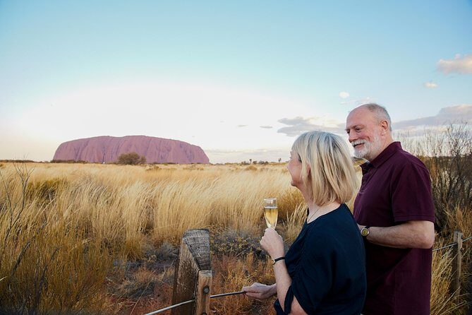 Uluru (Ayers Rock) Sunset + Outback Barbecue Dinner & Star Talk - Witnessing the Uluru Sunset