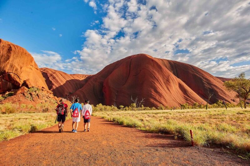 Uluru: Guided Walking Tour at Sunrise with Light Breakfast - Key Points