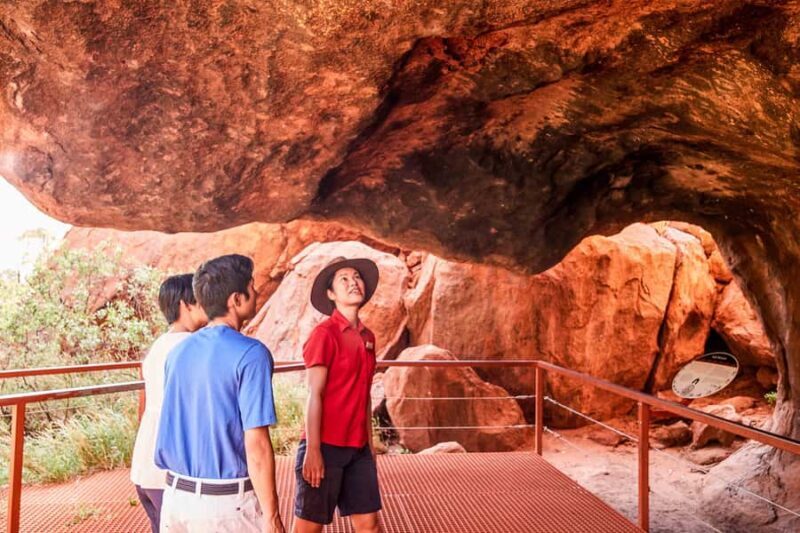 Uluru: Sacred Sites Tour + Sparkling at Sunset & BBQ Dinner - Exploring Uluru: What to Expect from the Tour