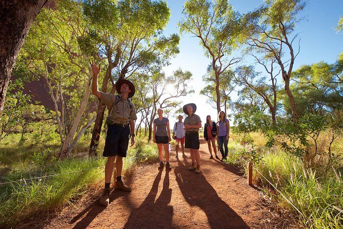 Uluru Small Group Tour including Sunset - A Complete Look at the Uluru Small Group Tour