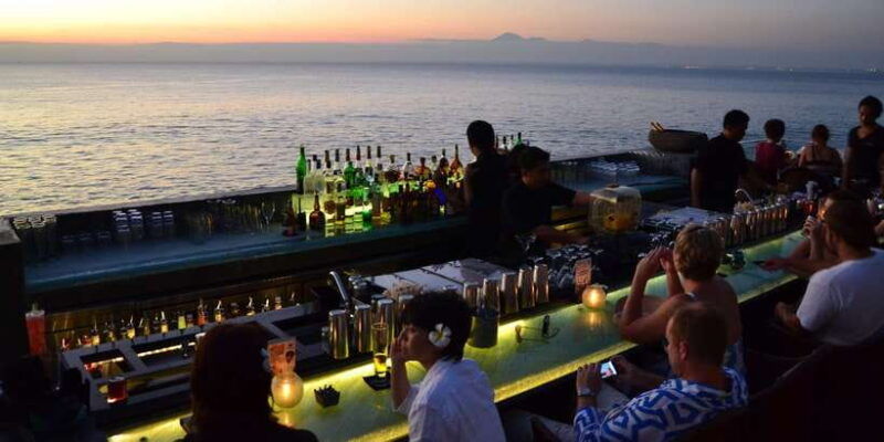 uluwatu-beach-club-and-cliffside-private-bar-hopping-tour