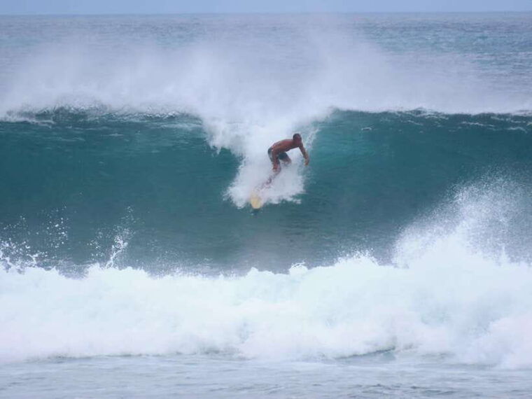 uluwatu-beginner-intermediate-surf-lesson-with-equipment