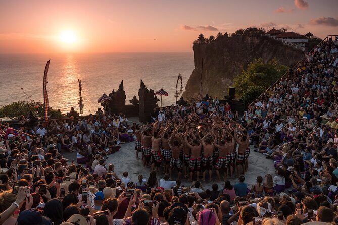 Uluwatu Cliff Temple sunset Tour with Kecak Show and Sea Food Dinner at Jimbaran Beach - A Closer Look at the Tour Itinerary