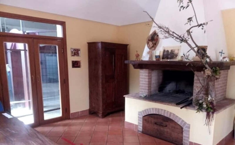 Umbria: guided tour to traditional oil mill + tasting - The Experience in Detail