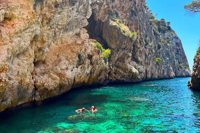 uncharted-caves-snorkelling-heaven-cala-granadella-kayak-tour
