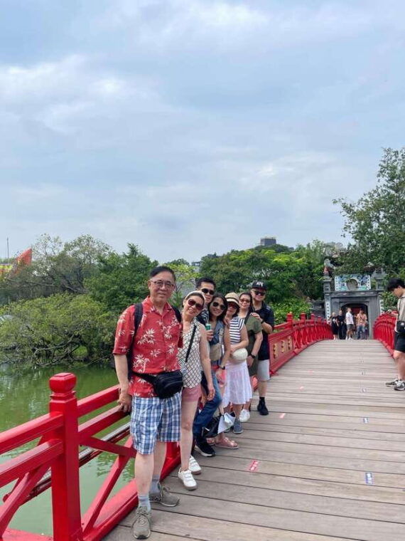 uncover-hanois-hidden-treasures-old-quarter-train-street