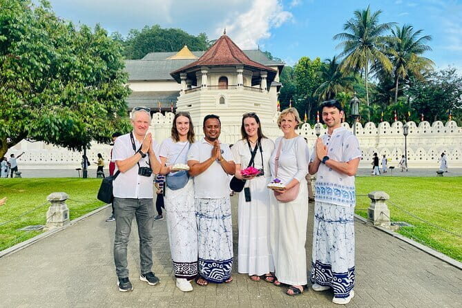 Uncover Sri Lanka for 10 Days Journey Through Culture and Nature - Key Points