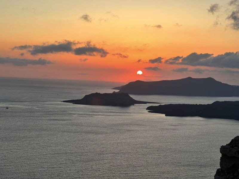 uncrowded-santorini-sunset-picnic