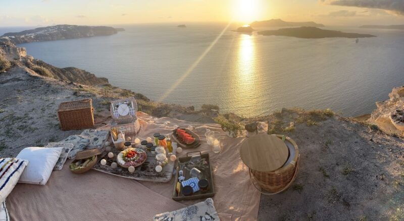 uncrowded-santorini-sunset-picnic