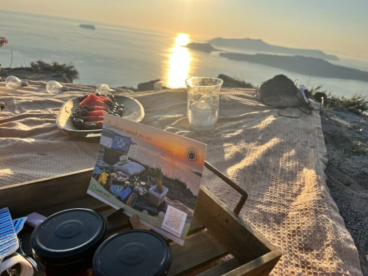 uncrowded-santorini-sunset-picnic