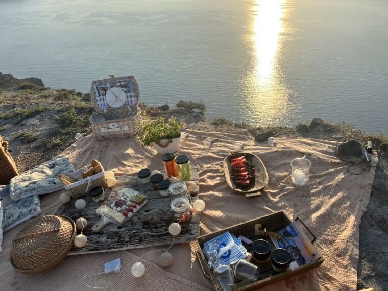 uncrowded-santorini-sunset-picnic