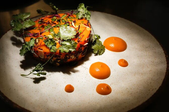 undercover-montmartre-led-by-locals-dine-at-secluded-brasserie