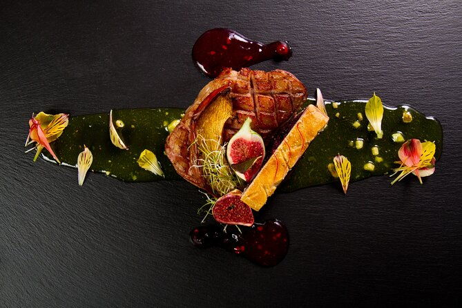 undercover-montmartre-led-by-locals-dine-at-secluded-brasserie