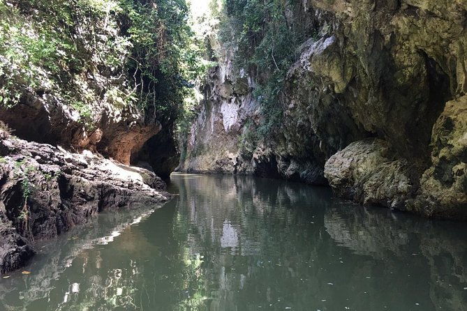 underground-river-in-bayano-cave-private
