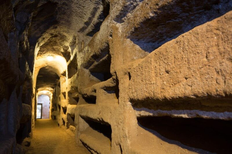 underground-rome-catacombs-and-mamertine-prison-tour
