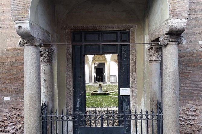 underground-rome-tour-st-clement-and-celian-houses