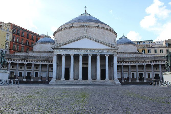 underground-tour-from-the-royal-palace-to-the-bourbon-gallery