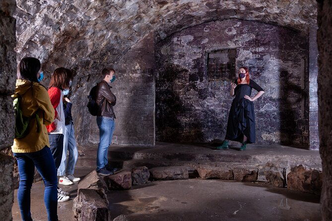 underground-vaults-walking-tour-in-edinburgh-old-town