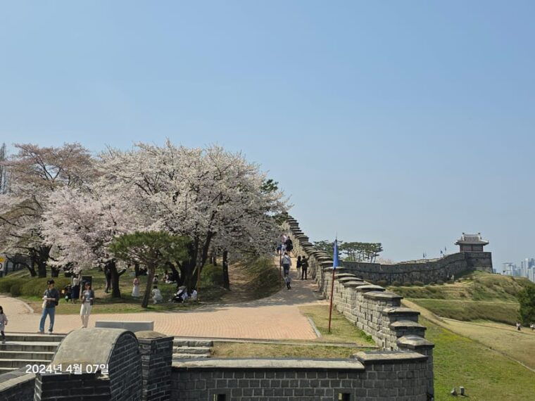 unesco-heritage-suwon-hwaseong-fortress-and-folk-village