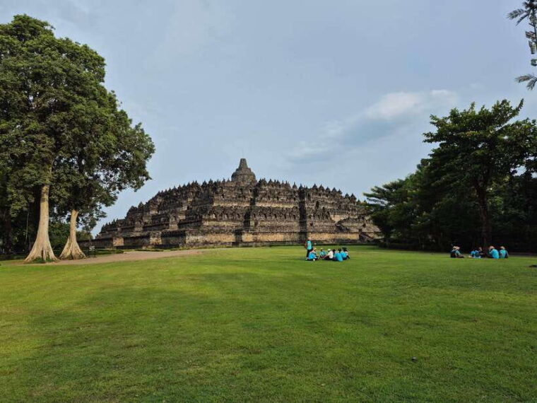 unesco-tour-borobudur-top-access-ticket-help-prambanan