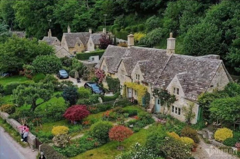 "Unforgettable Cotswolds Villages & Windsor Day Tour - Scenic Drive Through the Heart of the Cotswolds