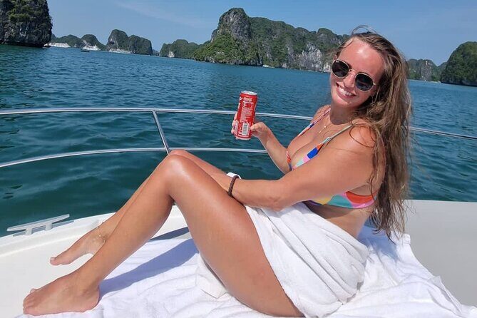 Unforgettable Moments: Private Yacht Explore Sunset Halong Bay - Key Points