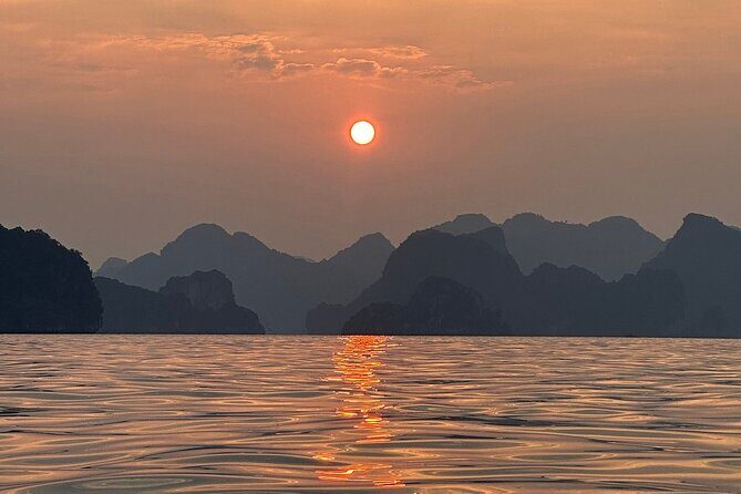 Unforgettable Moments: Private Yacht Explore Sunset Halong Bay - Real Guest Insights: What Travelers Say