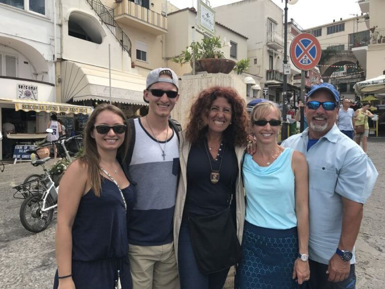unforgettable-tour-of-capri-with-special-convertible-coach