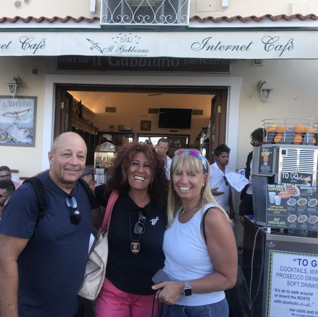 unforgettable-tour-of-capri-with-special-convertible-coach