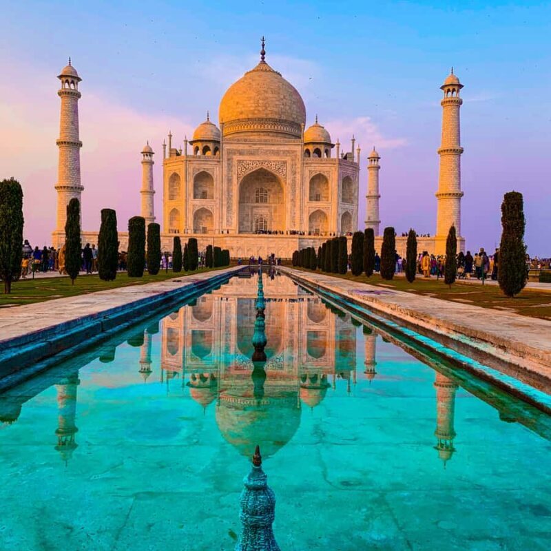 Unforgettable tour of Taj Mahal with car and guide - Key Points