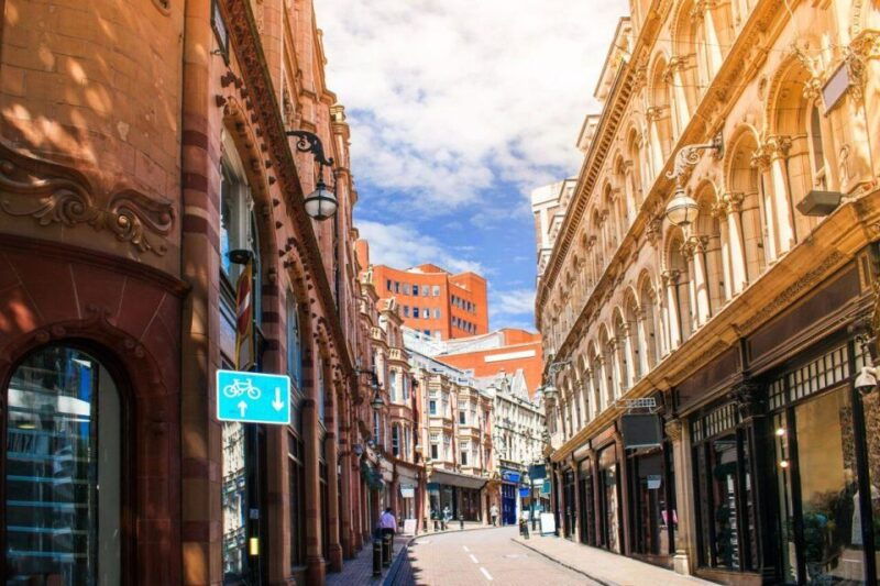 unique-corners-of-birmingham-walking-tour-for-couples