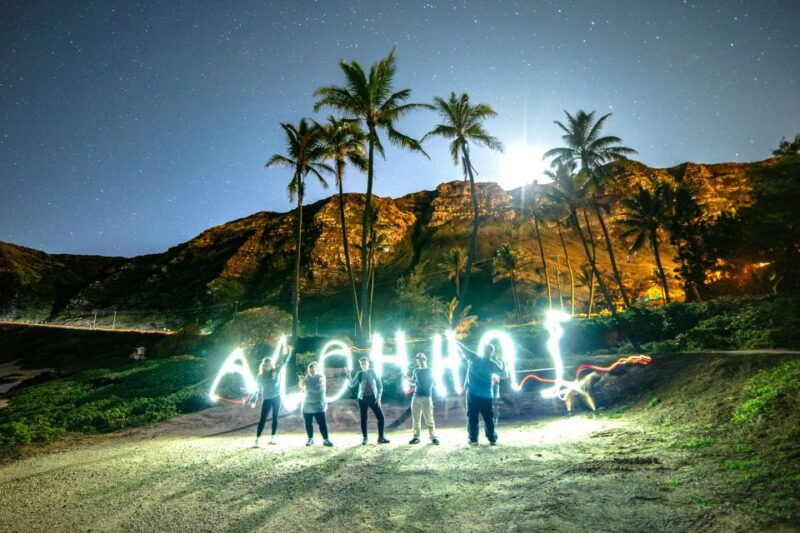 unique-honolulu-sunset-and-light-painting-tour