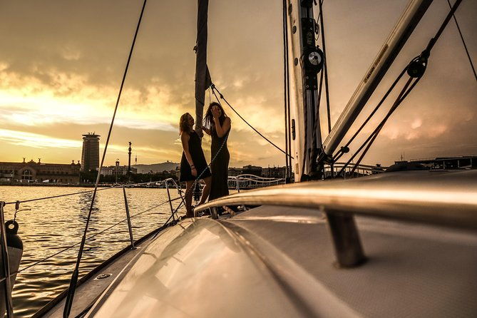 unique-sunset-sailing-experience-with-tapas-and-open-bar