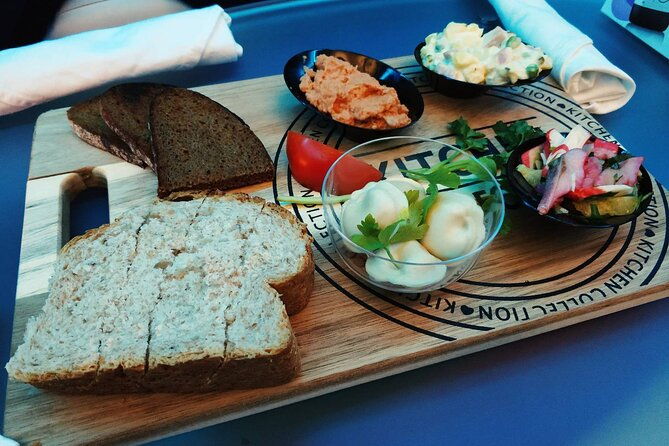 unique-traditional-bulgarian-meal-at-the-seven-rila-lakes-hut