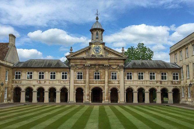 university-walking-tour