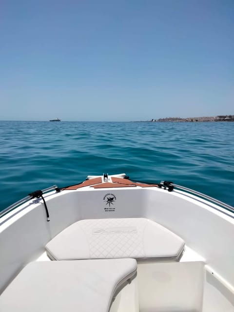 unlicensed-boat-in-puerto-banus