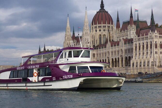unlimited-booze-cruise-downtown-budapest-2