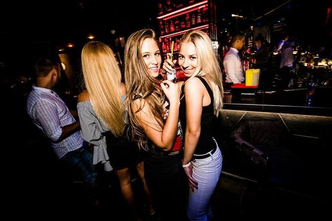 unlimited-drinks-budapest-bar-pub-crawl-free-shots-vip-entry
